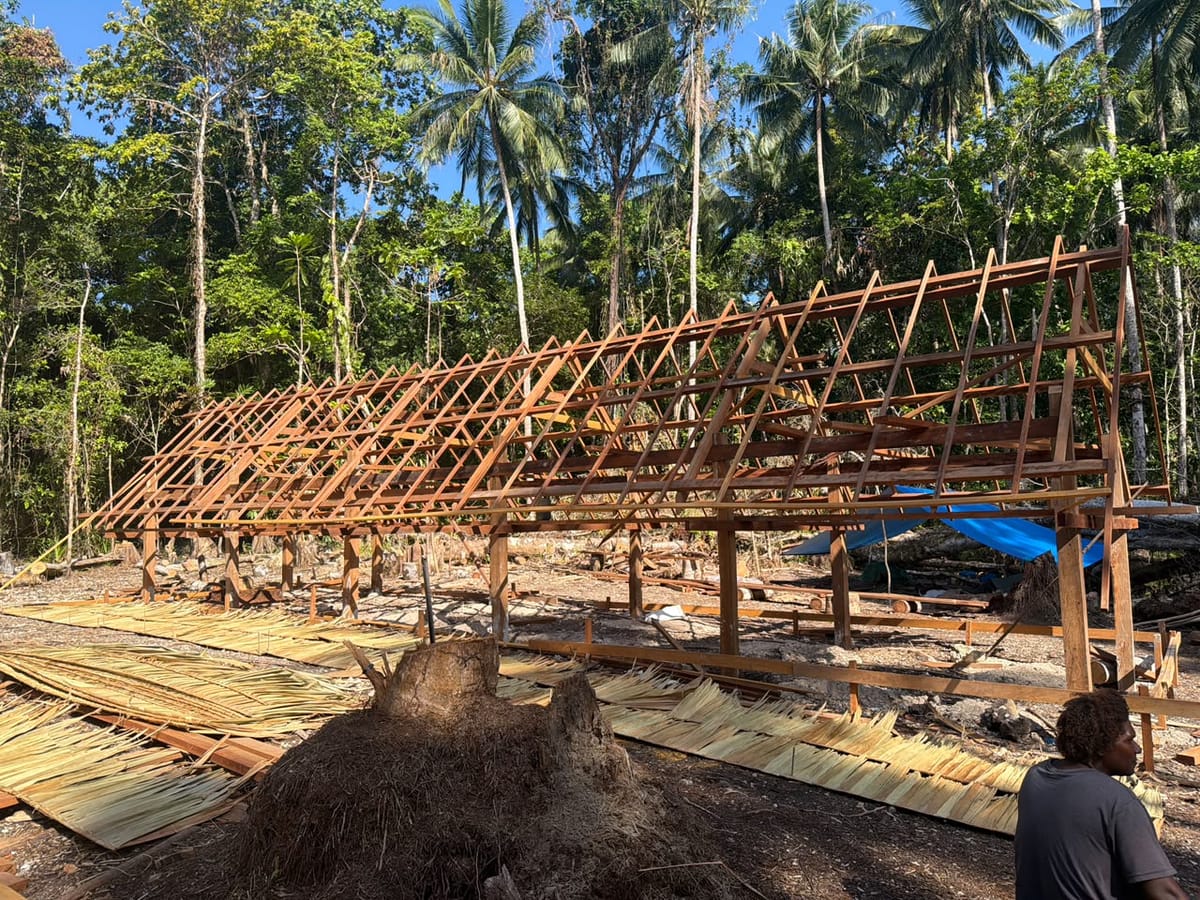 Bebea Community Builds a Traditional Paele to Protect Its Cultural Heritage